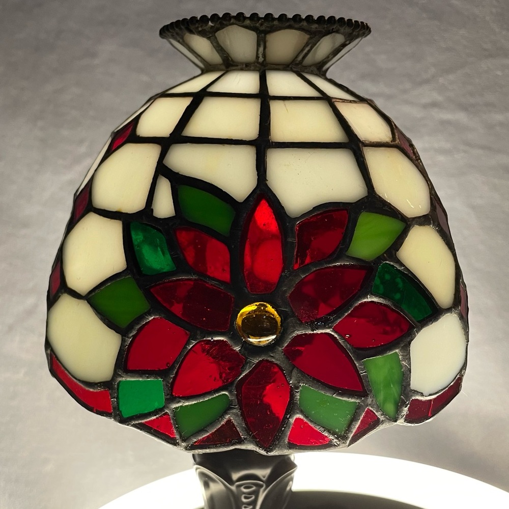 Partylite stained glass poinsettia tea light lamp